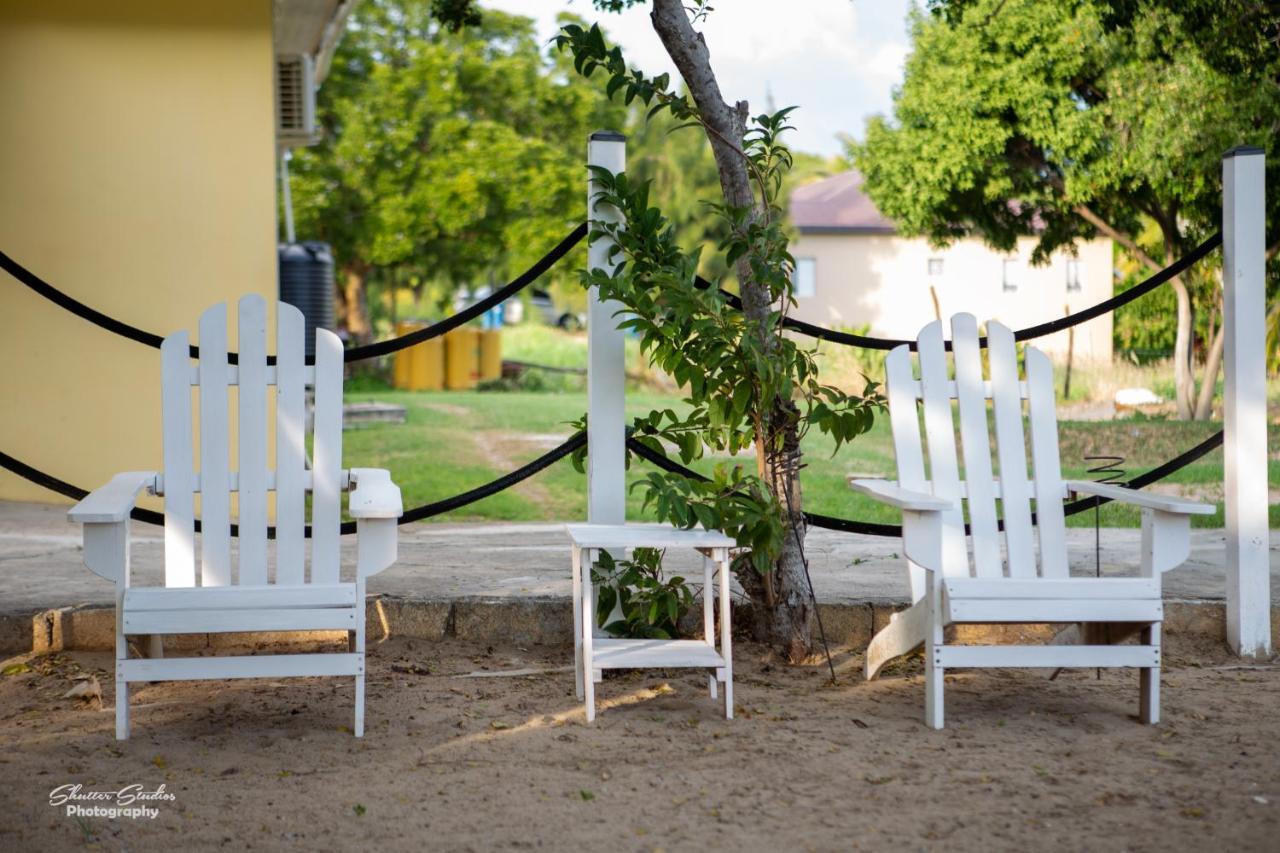 Treasure Beach Inn And Bar Экстерьер фото
