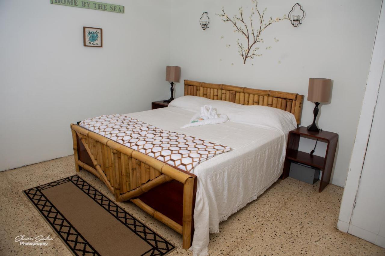 Treasure Beach Inn And Bar Экстерьер фото